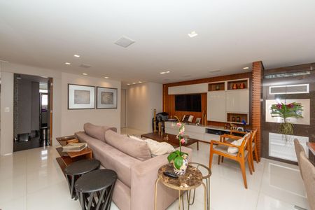 Apartamento à venda com 147m², 4 quartos e 4 vagasSALA