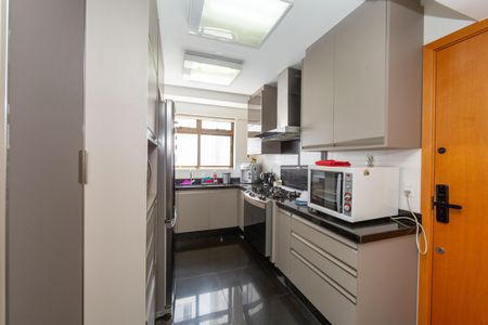 Apartamento à venda com 147m², 4 quartos e 4 vagasCOZINHA