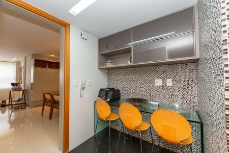 Apartamento à venda com 147m², 4 quartos e 4 vagasCOZINHA