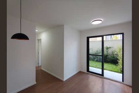 Apartamento para alugar com 71m², 2 quartos e 1 vaga Apartamento para alugar com 71m², 2 quartos e 1 vagaSala