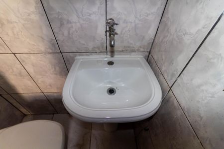 Banheiro de casa para alugar com 1 quarto, 20m² em Vila Rica, São Paulo