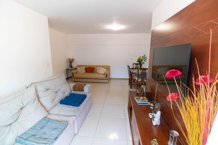 Apartamento à venda com 120m², 3 quartos e 1 vagaSala