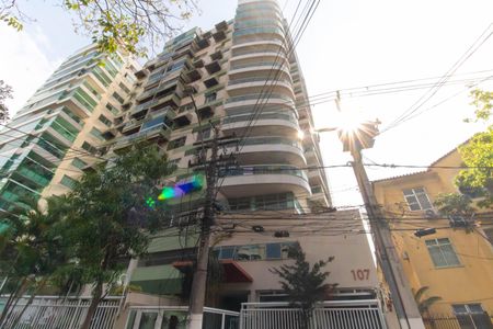 Apartamento à venda com 120m², 3 quartos e 1 vagaFachada