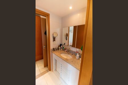 Apartamento à venda com 120m², 3 quartos e 1 vagaBanheiro das Suítes 