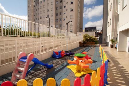 Apartamento à venda com 42m², 2 quartos e 1 vaga Apartamento à venda com 42m², 2 quartos e 1 vagaÁrea comum - Playground