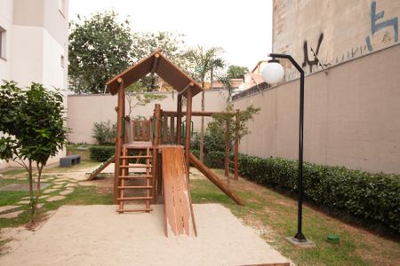 Apartamento à venda com 42m², 2 quartos e 1 vaga Apartamento à venda com 42m², 2 quartos e 1 vagaÁrea comum - Playground