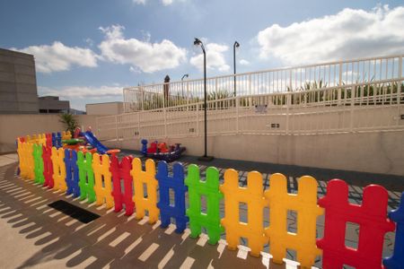 Apartamento à venda com 42m², 2 quartos e 1 vaga Apartamento à venda com 42m², 2 quartos e 1 vagaÁrea comum - Playground