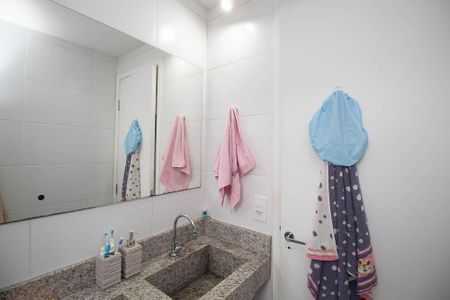 Apartamento à venda com 42m², 2 quartos e 1 vaga Apartamento à venda com 42m², 2 quartos e 1 vagaBanheiro