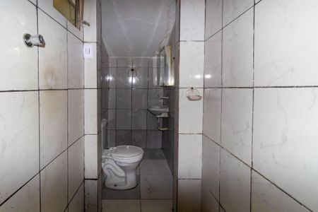 Banheiro de casa para alugar com 1 quarto, 20m² em Vila Rica, São Paulo