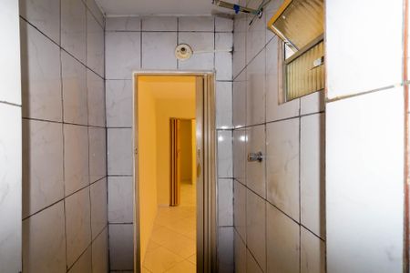 Banheiro de casa para alugar com 1 quarto, 20m² em Vila Rica, São Paulo