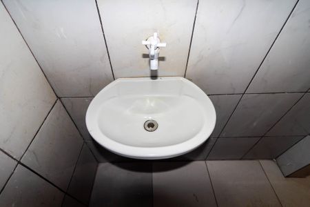 Banheiro de casa para alugar com 1 quarto, 20m² em Vila Rica, São Paulo