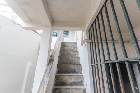 Casa à venda com 113m², 4 quartos e sem vaga Casa à venda com 113m², 4 quartos e sem vagaEscada de Acesso a Casa de Cima