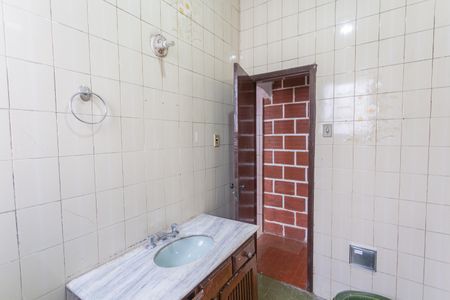 Casa à venda com 113m², 4 quartos e sem vaga Casa à venda com 113m², 4 quartos e sem vagaBanheiro Social