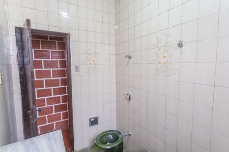 Casa à venda com 113m², 4 quartos e sem vaga Casa à venda com 113m², 4 quartos e sem vagaBanheiro Social