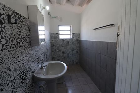 Banheiro de casa para alugar com 2 quartos, 48m² em Jardim Turibio, Osasco