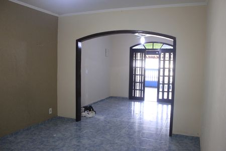 Sala de casa para alugar com 3 quartos, 225m² em Jardim Gracinda, Guarulhos