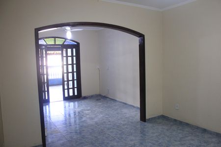 Sala de casa para alugar com 3 quartos, 225m² em Jardim Gracinda, Guarulhos