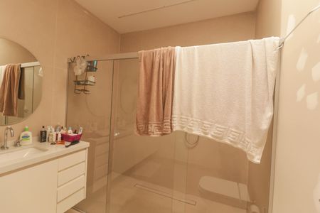 Casa à venda com 165m², 3 quartos e 2 vagasSuíte