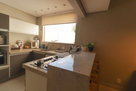 Casa à venda com 165m², 3 quartos e 2 vagasCozinha e Área de Serviço