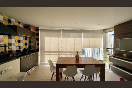 Apartamento à venda com 100m², 2 quartos e 2 vagas Apartamento à venda com 100m², 2 quartos e 2 vagasSala