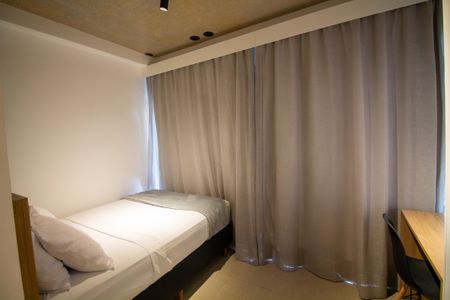 Sala / Quarto - Studio de kitnet/studio à venda com 1 quarto, 22m² em Jardim das Acacias, São Paulo