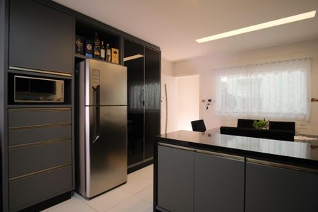 Casa à venda com 320m², 4 quartos e 7 vagasCozinha