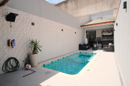 Casa à venda com 320m², 4 quartos e 7 vagasQuintal