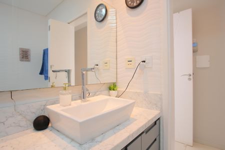 Casa à venda com 320m², 4 quartos e 7 vagasBanheiro da Suíte 1