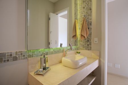 Casa à venda com 320m², 4 quartos e 7 vagasLavabo