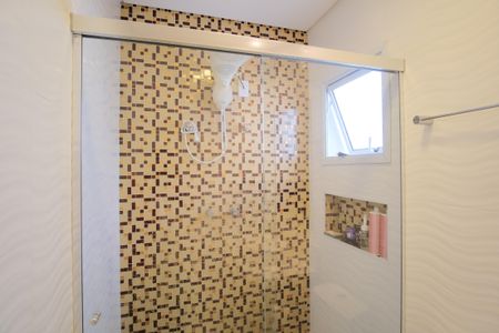 Casa à venda com 320m², 4 quartos e 7 vagasBanheiro da Suíte 2