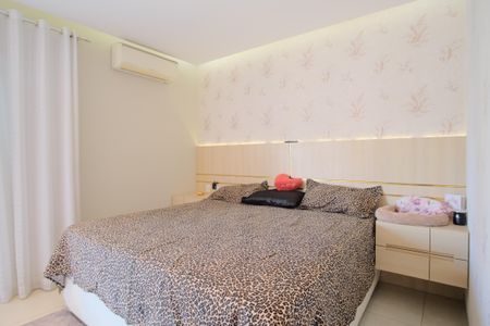 Casa à venda com 320m², 4 quartos e 7 vagasSuíte 1