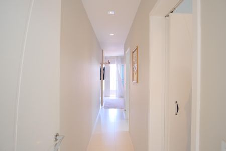 Casa à venda com 320m², 4 quartos e 7 vagasCorredor