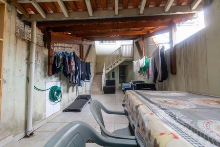 Casa à venda com 120m², 3 quartos e 2 vagasQuintal