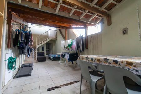 Casa à venda com 120m², 3 quartos e 2 vagasQuintal