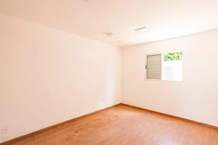 Suite de casa para alugar com 4 quartos, 110m² em Jardim Holanda, Uberlândia