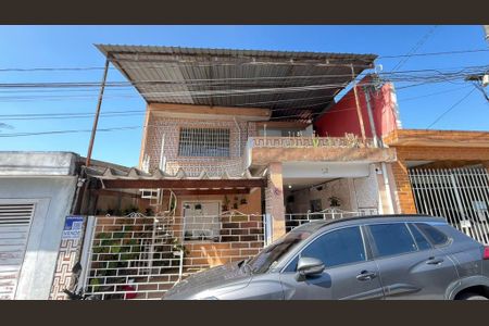 Casa à venda com 136m², 3 quartos e 3 vagasFachada