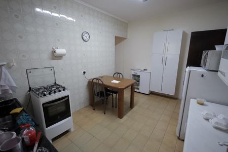 Casa à venda com 248m², 4 quartos e 6 vagasCozinha