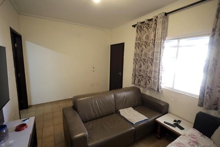 Casa à venda com 248m², 4 quartos e 6 vagasSala