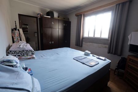 Casa à venda com 248m², 4 quartos e 6 vagasQuarto Suíte 2