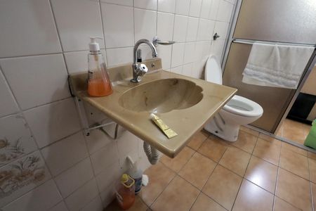 Casa à venda com 248m², 4 quartos e 6 vagasBanheiro 3