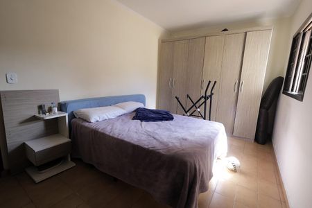 Casa à venda com 248m², 4 quartos e 6 vagasQuarto Suíte