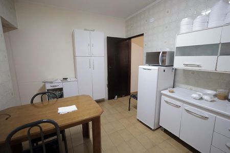 Casa à venda com 248m², 4 quartos e 6 vagasCozinha