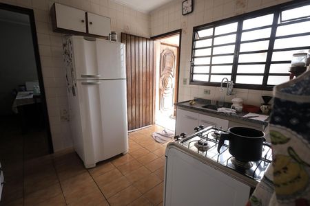 Casa à venda com 248m², 4 quartos e 6 vagasCozinha 2