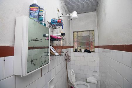 Casa à venda com 140m², 2 quartos e sem vaga Casa à venda com 140m², 2 quartos e sem vagaBanheiro