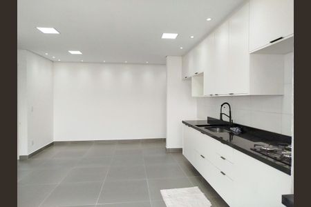 Sala com cozinha americana de apartamento para alugar com 3 quartos, 68m² em Chácara Seis de Outubro, São Paulo