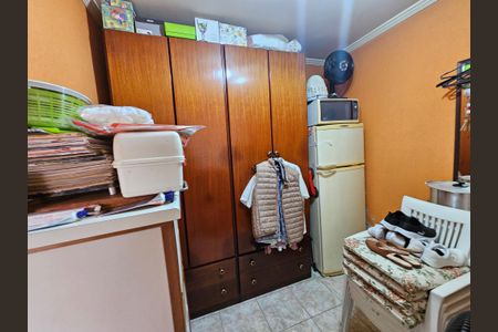 Casa à venda com 215m², 3 quartos e 2 vagas Casa à venda com 215m², 3 quartos e 2 vagasQuarto de Serviço