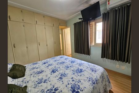 Casa à venda com 215m², 3 quartos e 2 vagas Casa à venda com 215m², 3 quartos e 2 vagasSuite