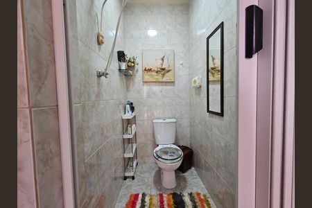 Casa à venda com 215m², 3 quartos e 2 vagas Casa à venda com 215m², 3 quartos e 2 vagasLavabo