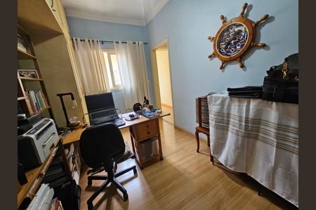 Casa à venda com 215m², 3 quartos e 2 vagas Casa à venda com 215m², 3 quartos e 2 vagasQuarto 2