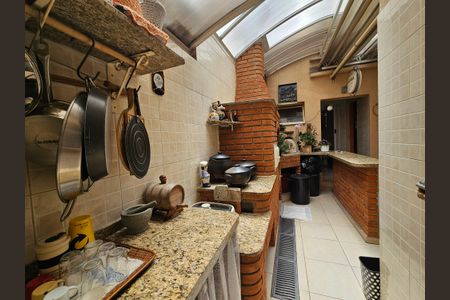 Casa à venda com 215m², 3 quartos e 2 vagas Casa à venda com 215m², 3 quartos e 2 vagasÁrea comum - Churrasqueira